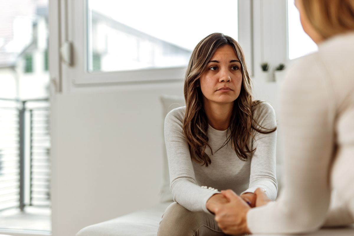 woman seeing mental health counseling